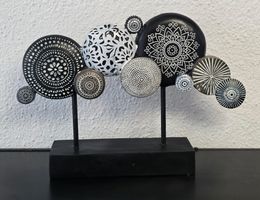 Dekorative Skulptur aus Holz und Metall, Schwarz-Weiss