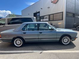 BMW 525 e28