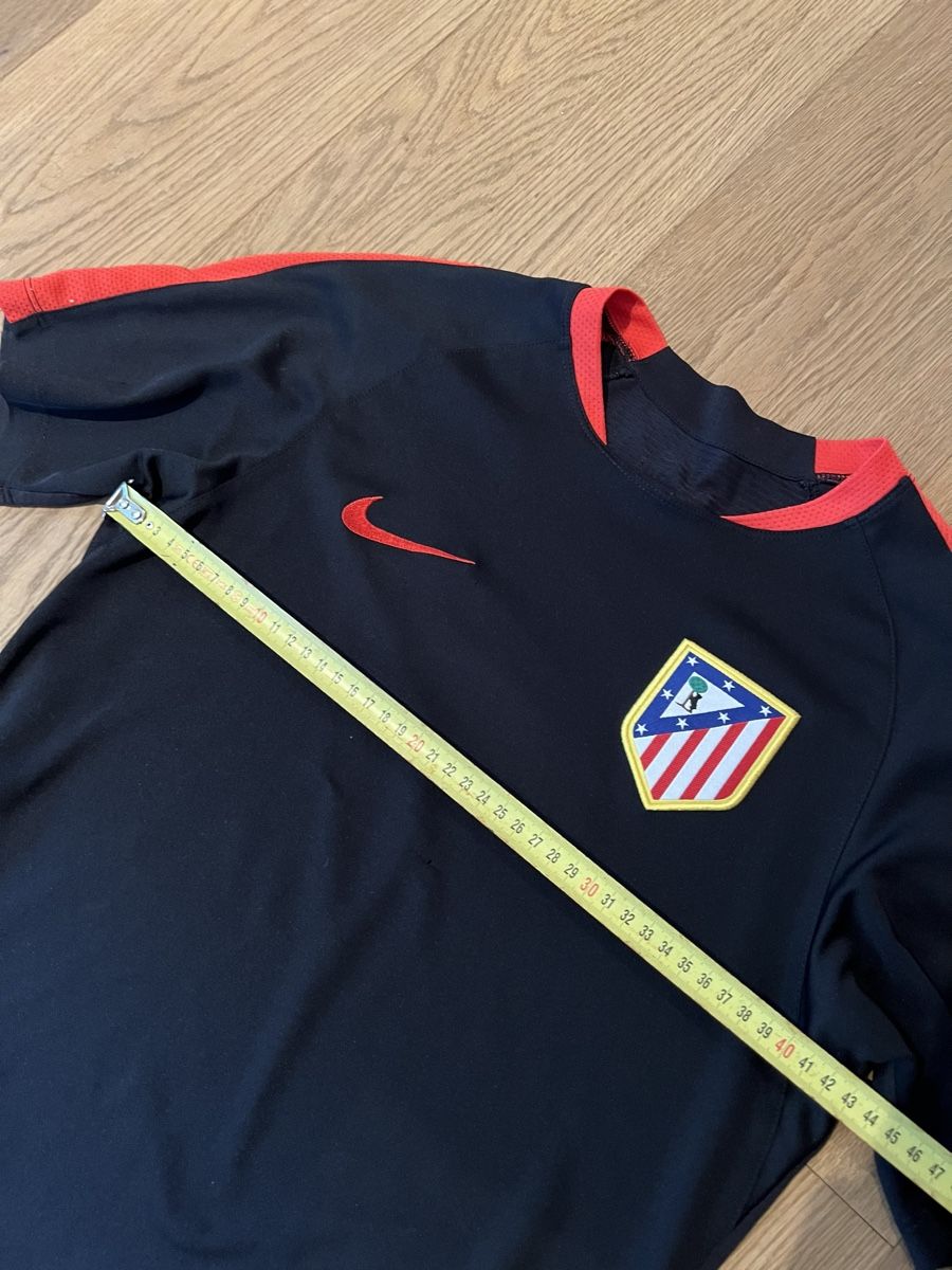 Nike Maillots de corps & Pantalons: Atletico Madrid Trainingsshirt | S-M – D'occasion à Basel par Oloir 1