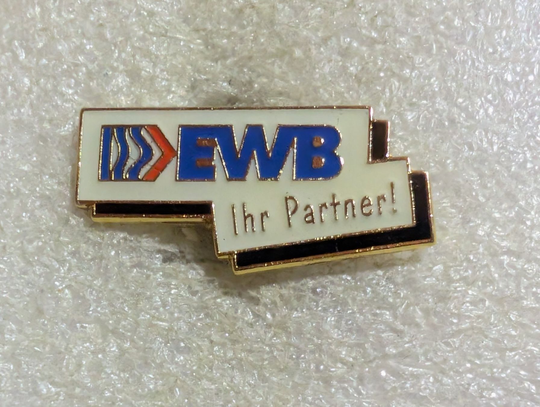 Placchette & Badge: Ansteckpin 213: EWB – Usato da Oppligen venduto da Pin-Fall-Shop