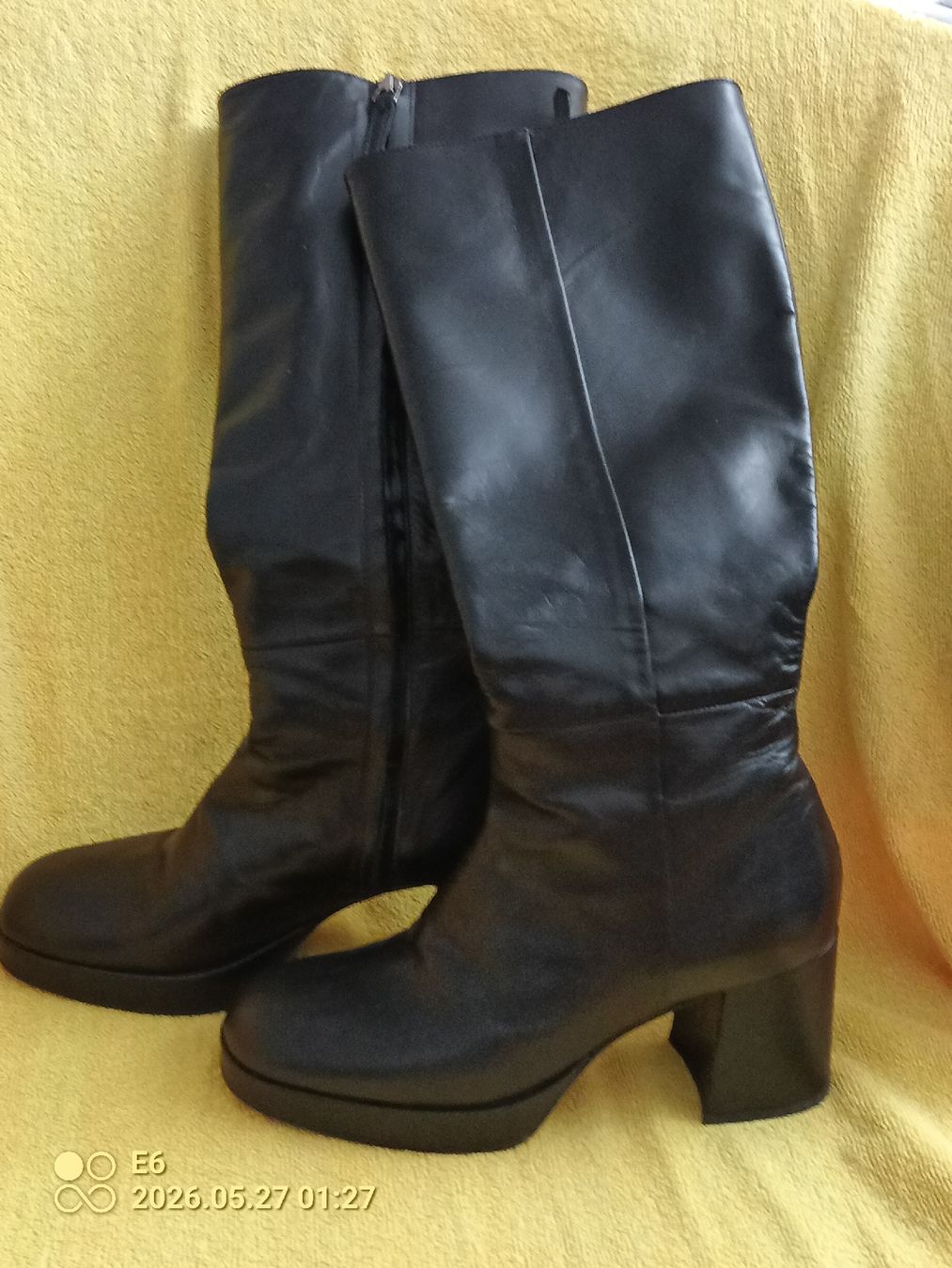 Scarpe da donna: Eleganter Stiefel mit Plateau – Usato da Zürich venduto da Mitzi6