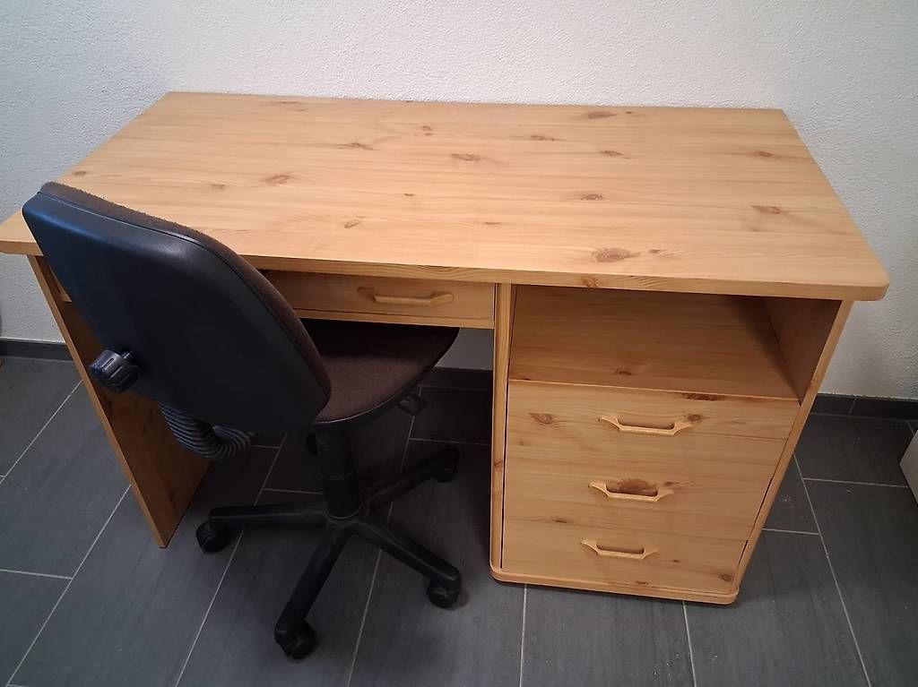Bureaux: Bürotisch – D'occasion à Horgen par cla_bv5q 3