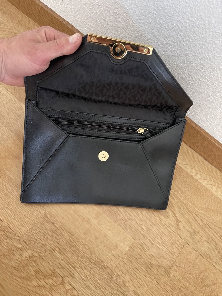 Michael Kors Taschen für Damen: Michael Kors Clutch, Schwarz, Top Zustand! Oryginal, vintage – Gebraucht aus Wetzikon ZH von Jan_wojt 3