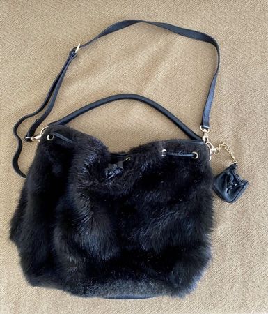Beuteltasche aus Fakefur