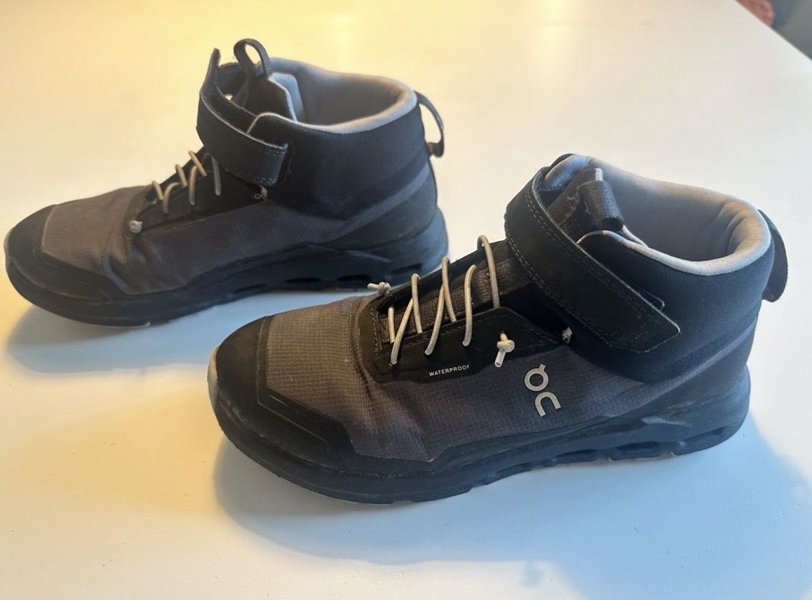 Scarpe da uomo: Trekkingschuhe Gr35  – Usato da zug venduto da saliviolyn 2
