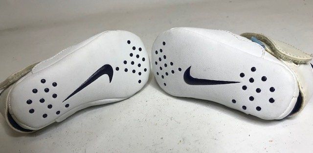 Nike Scarpe per ragazzi: weisse Baby Schuhe von Nike – Usato da Zürich venduto da gigimai67 4