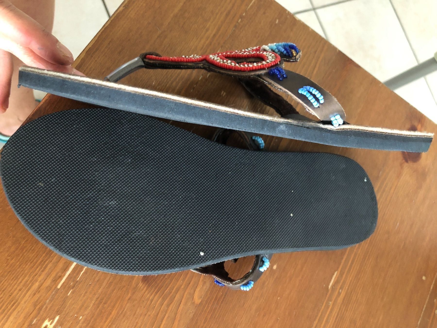 Scarpe da donna: Neue Flip Flops mit Perlen Gr.40 – Nuovo (secondo la descrizione) da Obergerlafingen venduto da cabo4 2