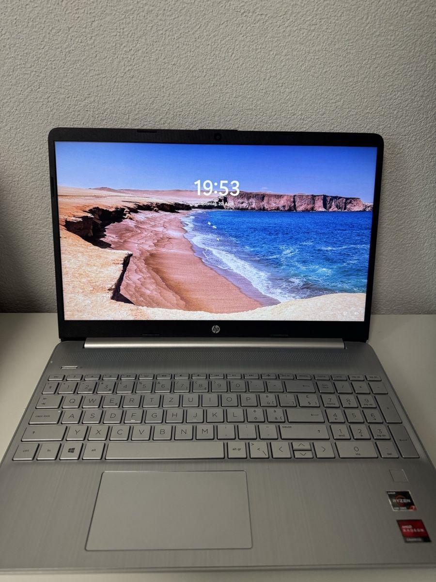 Portables: HP Laptop Silber guter Zustand – D'occasion à Malters par fab_72xv
