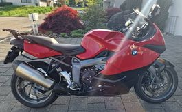 Der Power-Tourer von BMW K1300S in edlem rot