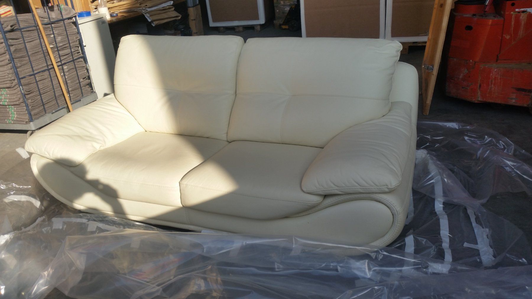 Divani: Superbe sofa cuir couleur ivoire – Usato da Carouge GE venduto da man_255v