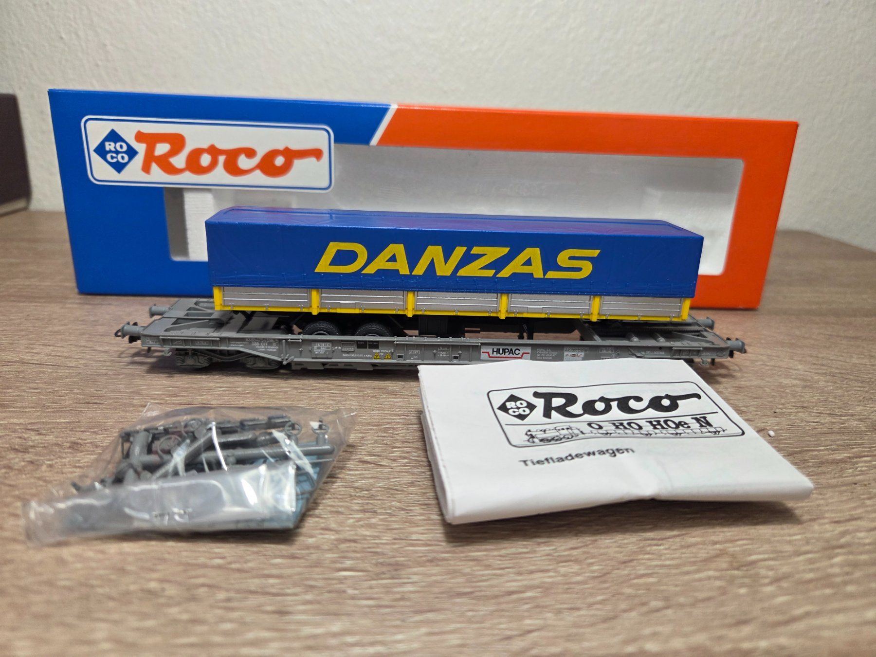 Roco Modellini di ferrovie: Roco 46355 Containerwagen Danzas SBB H0 – Nuovo e nell'imballaggio originale da St-Aubin-Sauges venduto da Lo_Go 5