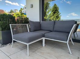 Modulare Gartenlounge ca. 140x150cm inkl. Tisch