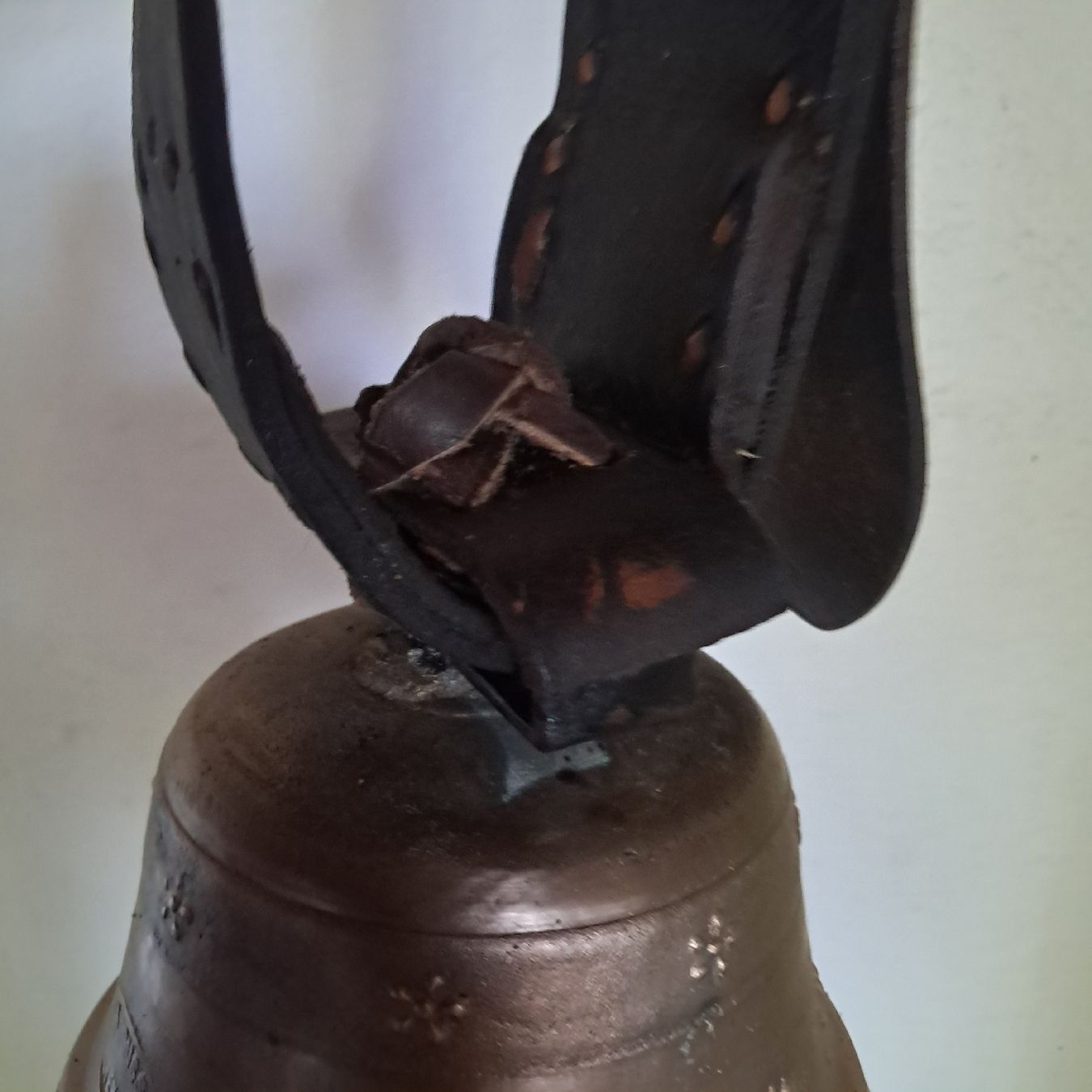 Cloches & sonnailles: ALTE Albert GUSSET GLOCKE  – D'occasion à Murten par SHETHOF 8