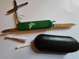 Couteau Suisse Victorinox Pro Natura vert avec étui