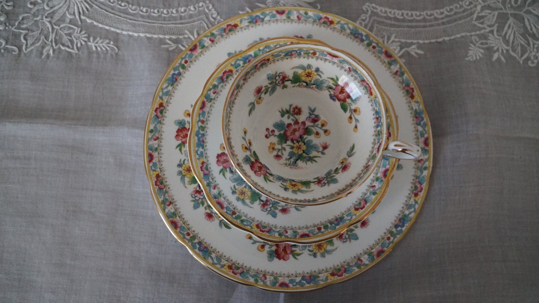 Set di piatti: Kaffe/Teeset Ming Rose Goldrand 38 Teile – Usato da Bern venduto da Antikbatik 6