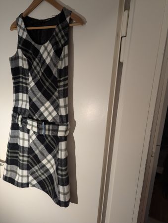 Schickes Kariertes Kleid Gr. 34 mit Gürtel