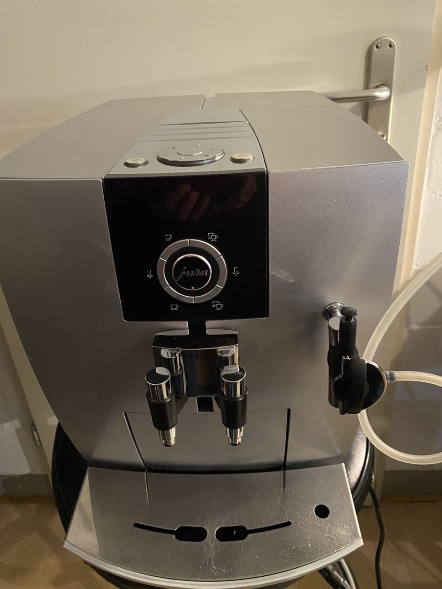 Jura Macchine per caffè & Macchine per espresso: Jura J5 ab Service – Usato da sulgen venduto da 270963