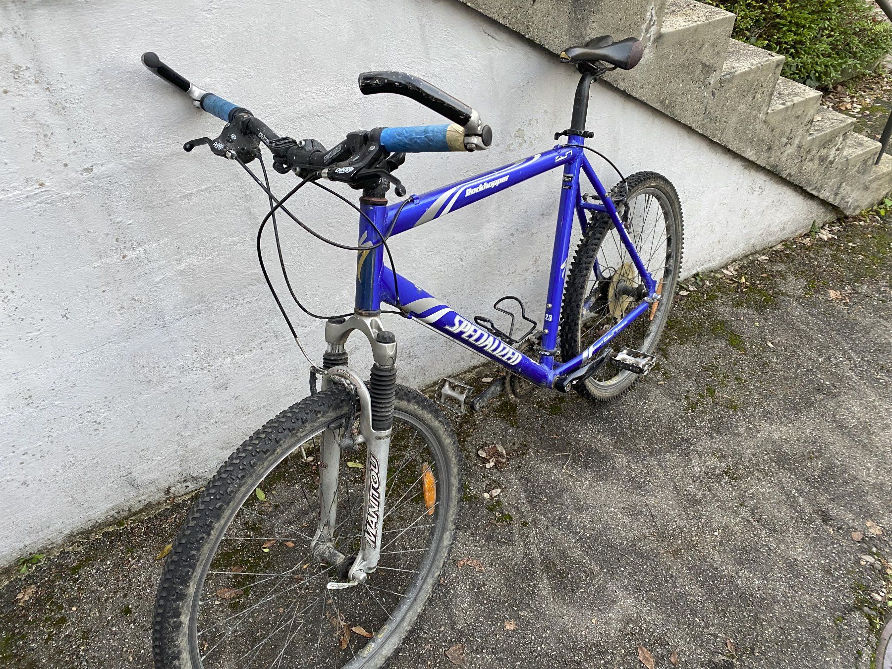Specialized Velos: Mountainbike Specialized "Rockhopper" – Gebraucht aus Muttenz von