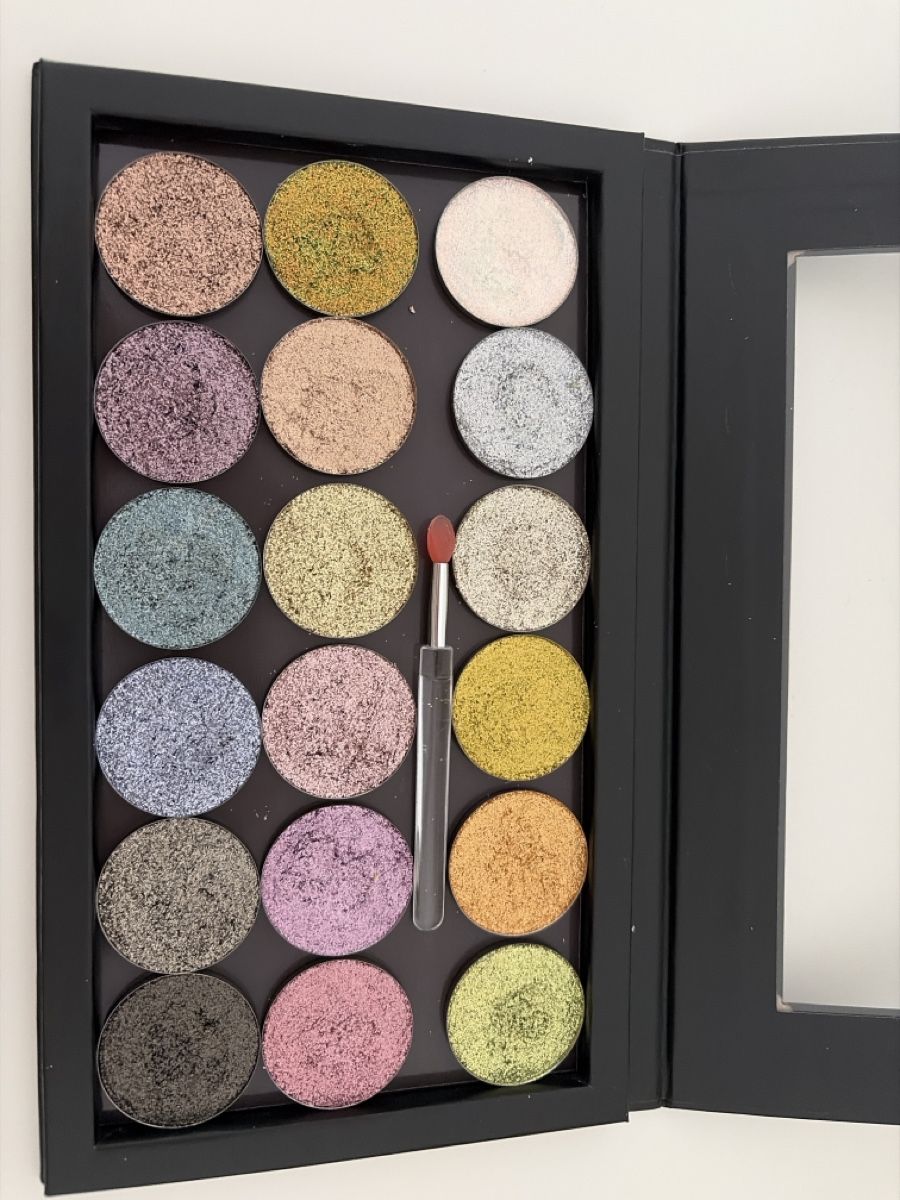 Make-up: Vani cosmetics glitter palette  – Gebraucht aus Taverne von ema_q5pb 1