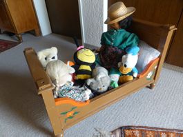 Puppenbett aus Massivholz