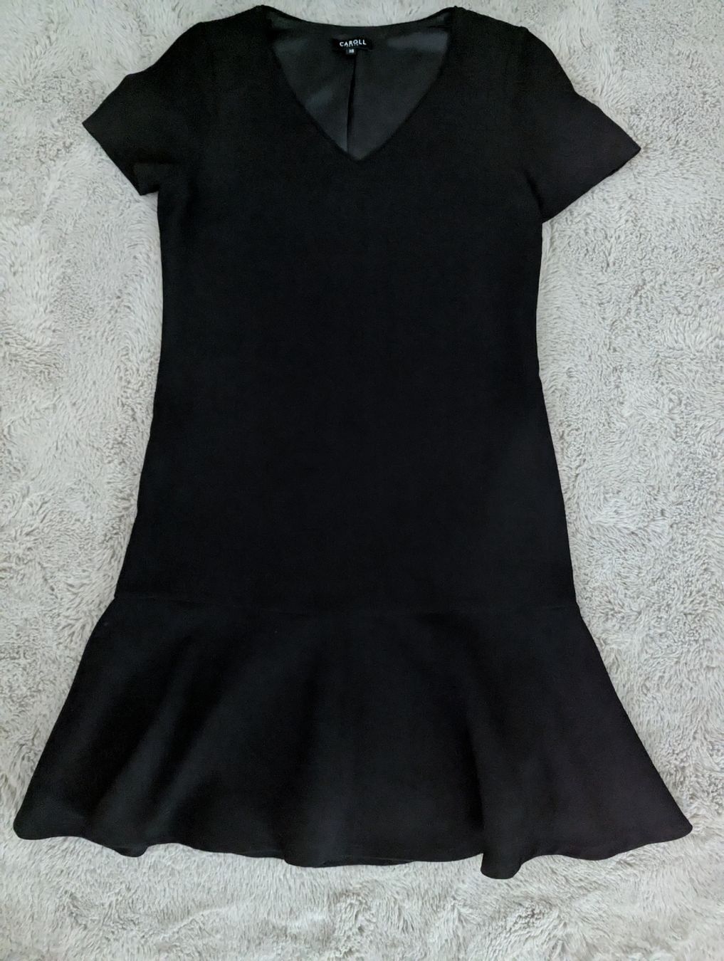 Caroll Vestiti: petite robe noire Caroll 38 – Nuovo (secondo la descrizione) da Montreux venduto da dem_gyt9
