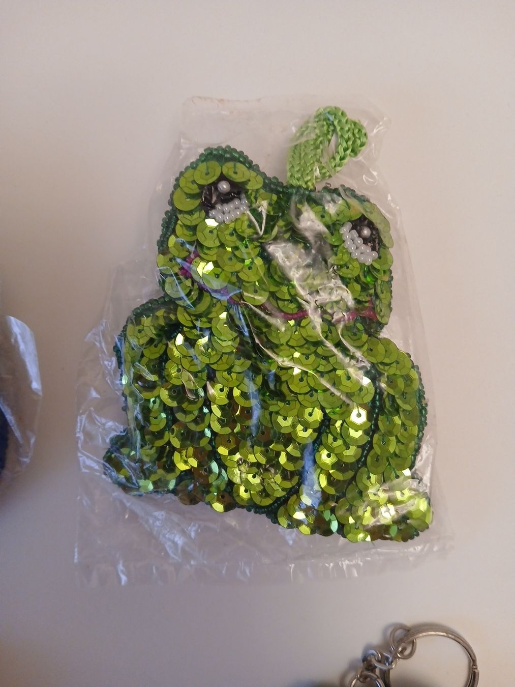 Schlüsselanhänger & - bänder: 4 Beaded Keychains and Coin Purses, New – Neu und originalverpackt aus Dübendorf von LoRi-2026 4