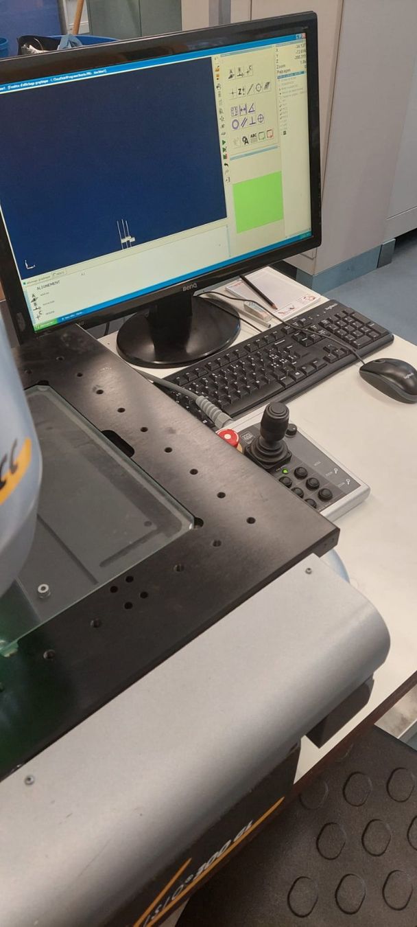 Tutte le macchine: TESA Visio 300 GL DCC – Usato da Ste-Croix venduto da CAP14_SARL 2