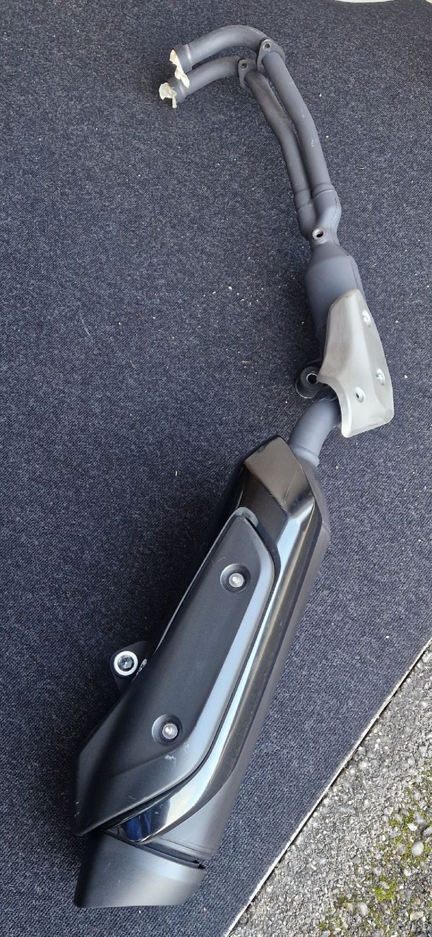 Scooter: Tmax560 Tech max 21/2022 – Usato da Ettingen venduto da Stix5 1