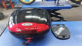 Givi Simply Motorrad-Topase guter Zustand für 2 Helme.