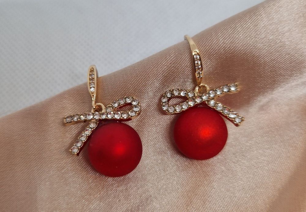 Orecchini pendenti & Orecchini a lobo: Schmuck rote Ohrringe runde Kugel – Nuovo (secondo la descrizione) da Rotkreuz venduto da Carbone_Bijou-Shop
