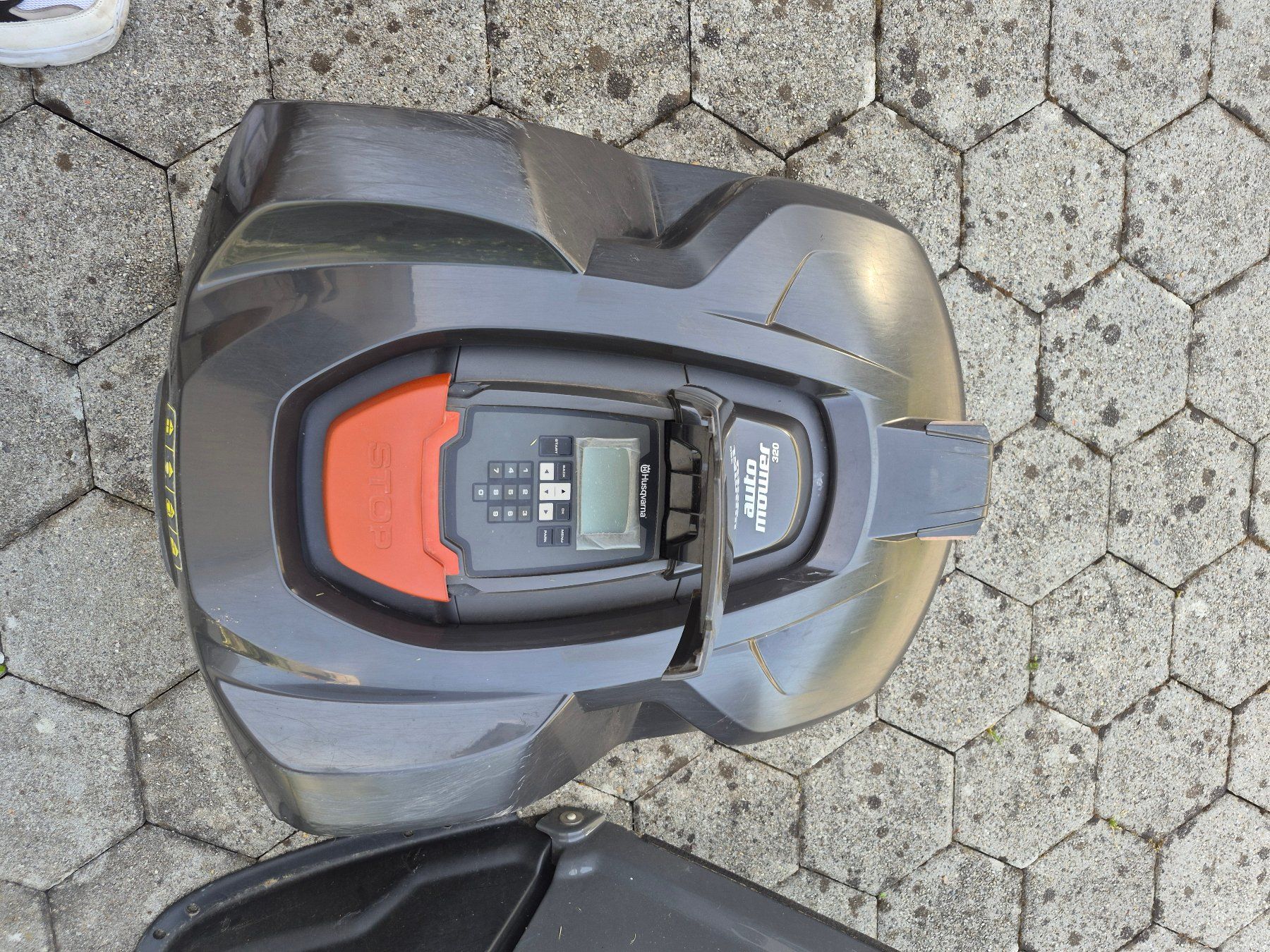 Husqvarna Tondeuses à gazon: Husquarna 320 Mähroboter – Défectueux à Flawil par Tosca24 1