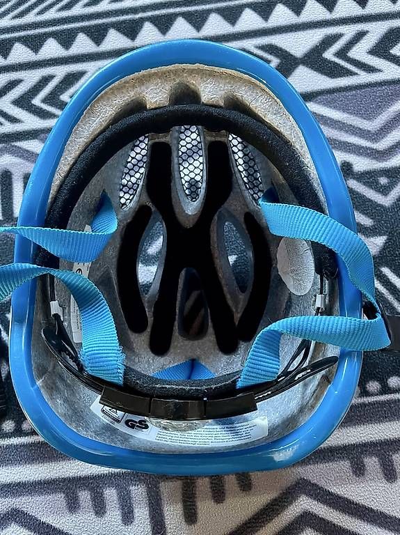 Copricapi, berretti & cappellini: Mini Velo Fahrer – Usato da Herisau venduto da Ciaoschein 2