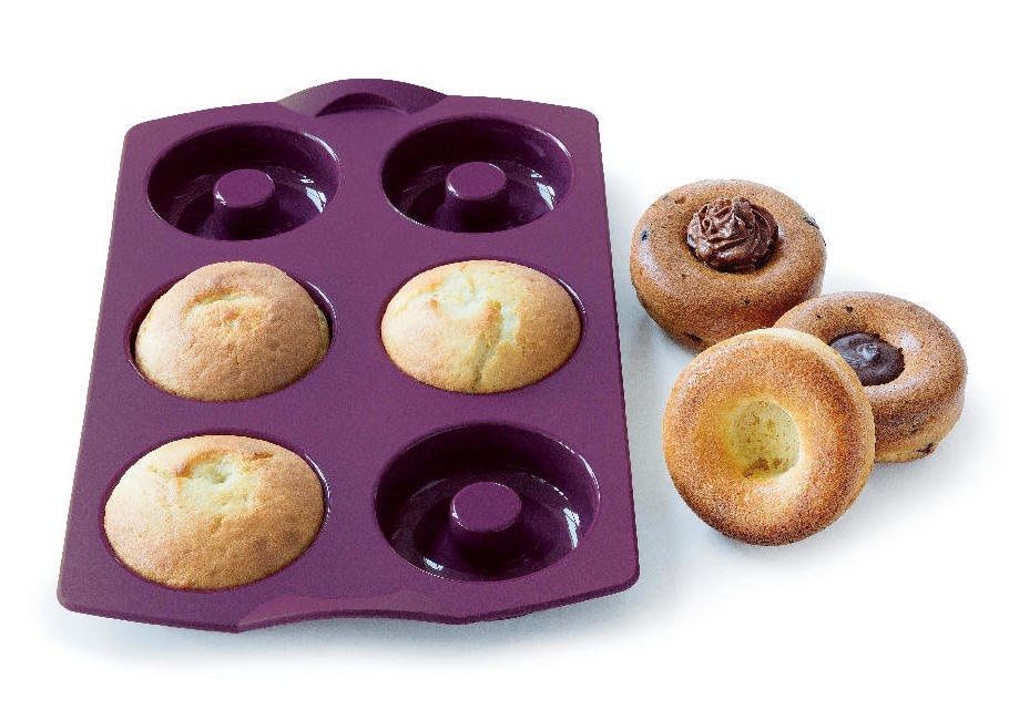 Tupperware Teglie da forno: Tupperware Silikonbackform Dounut Lila, 2 Stück – Usato da Dübendorf venduto da lilmissprincess 1