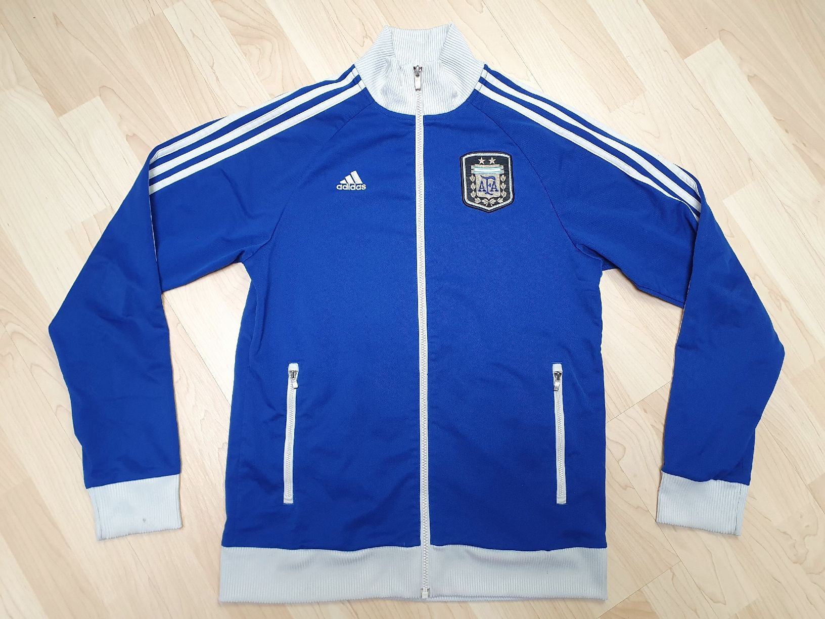 Adidas Jacken: Adidas X Afa 2013 Argentinien Jacke Grösse M – Gebraucht aus St. Gallen von CaliSunshine