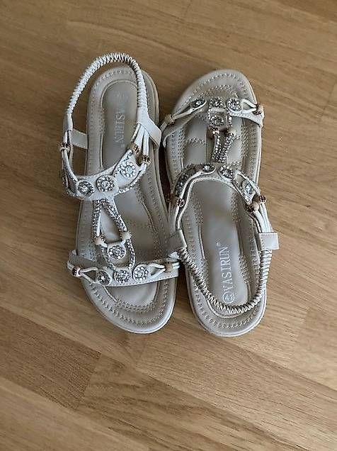Scarpe da donna: Damen Riemchen Sandalen – Usato da Ostermundigen venduto da makra48