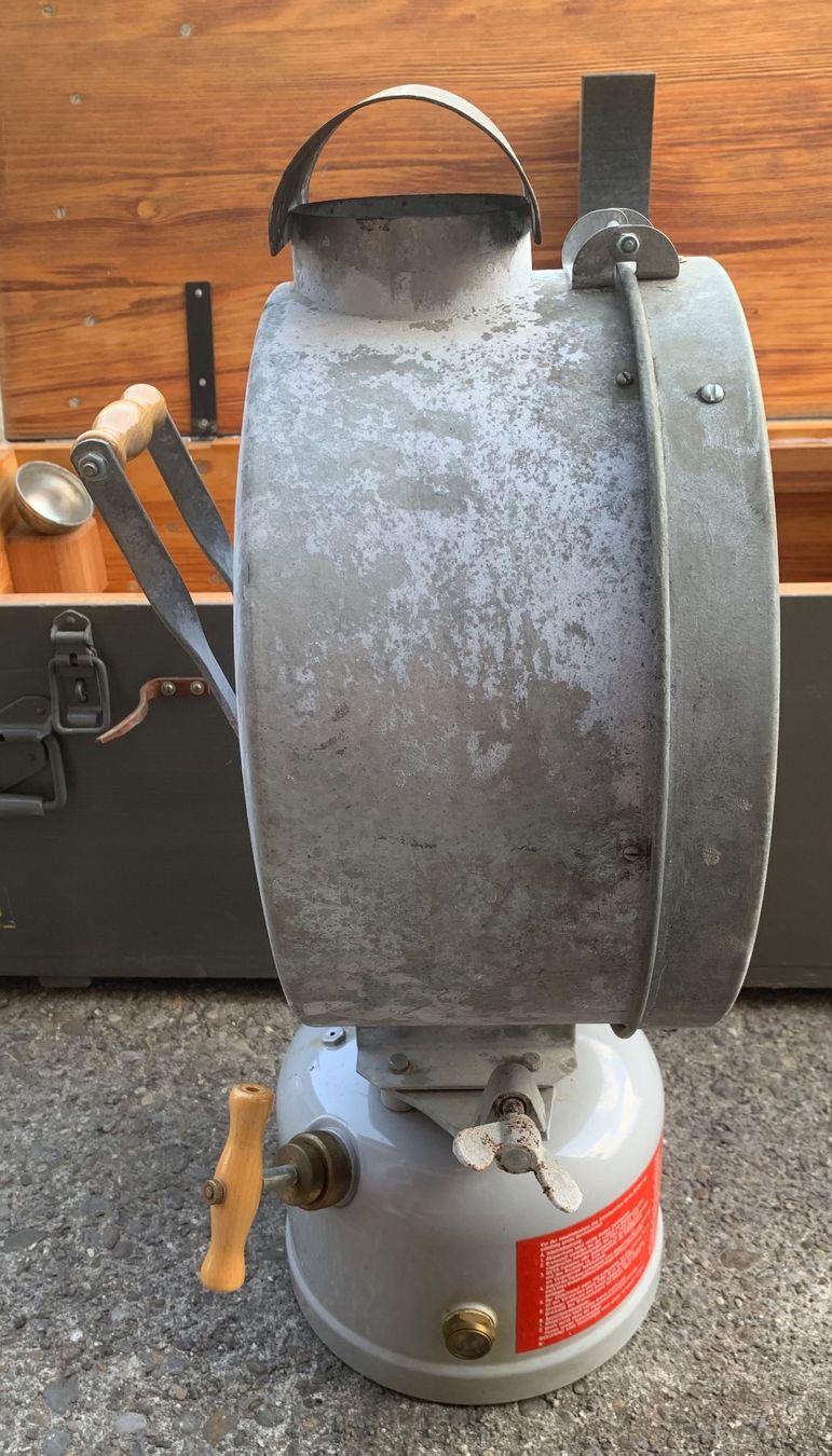 Tilley Lampes: Tilley-Scheinwerfer der CH Armee – D'occasion à Goldingen par Bergler012 5