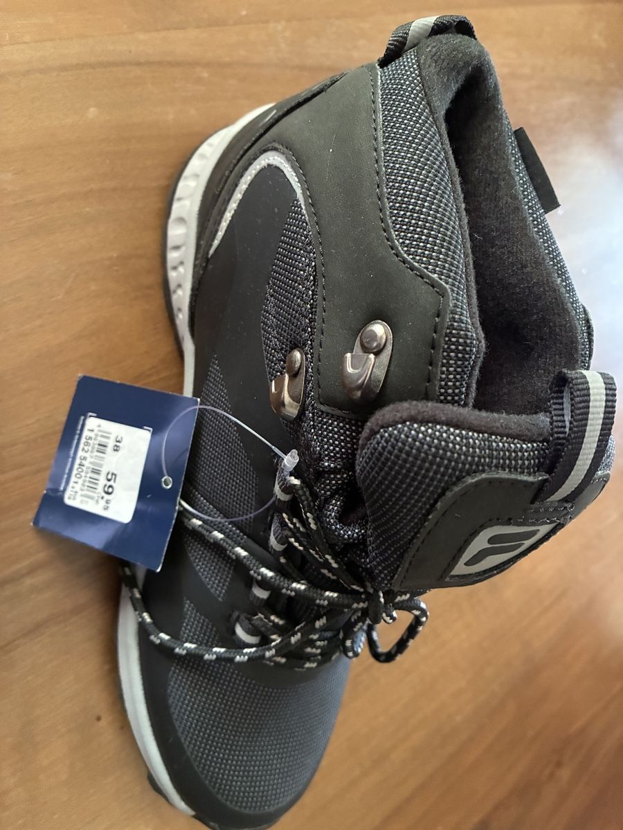 Chaussures hommes: Wanderschuhe Kinder Grösse 38 neu mit Etikett – Neuf (Voir description) à Muri AG par 68idefix