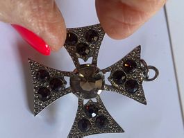 Pendentif avec pierres brunes neuf