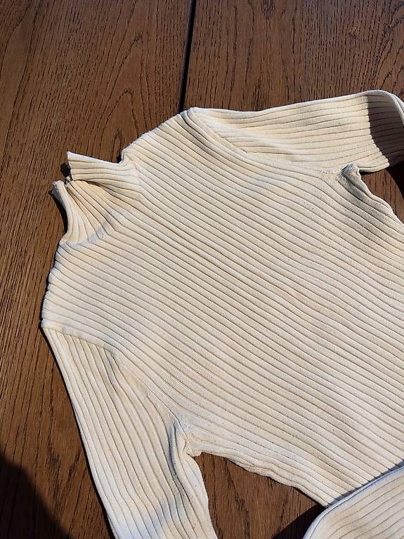 Tops: Zara Oberteil XS/S – Gebraucht aus Zürich von and_9bmb 1