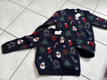 2 Kinder Pullover Weihnachten Neu