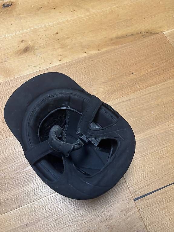 Casques: wenig gebrauchter Reithelm, Gr. 55 – D'occasion à Dinhard par flashy 1