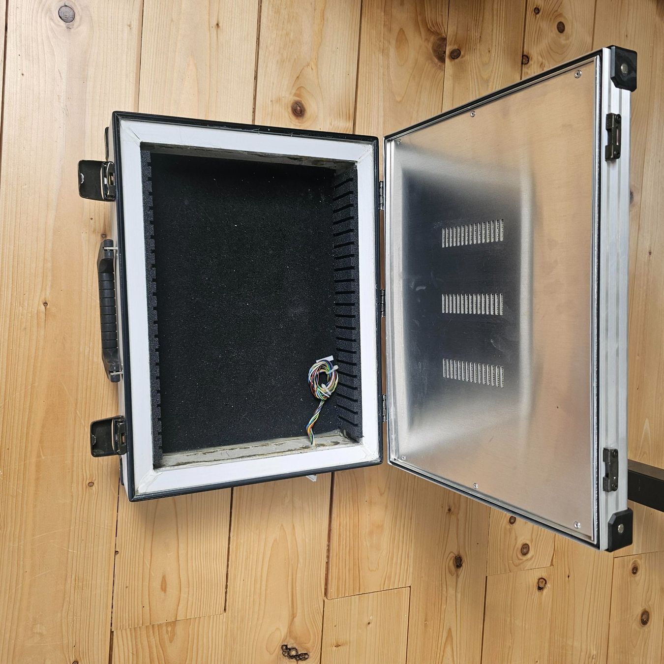 Valises de voyage: Lipo -Sicherheitskoffer 2 Stück – D'occasion à Speicherschwendi par 123Zander123