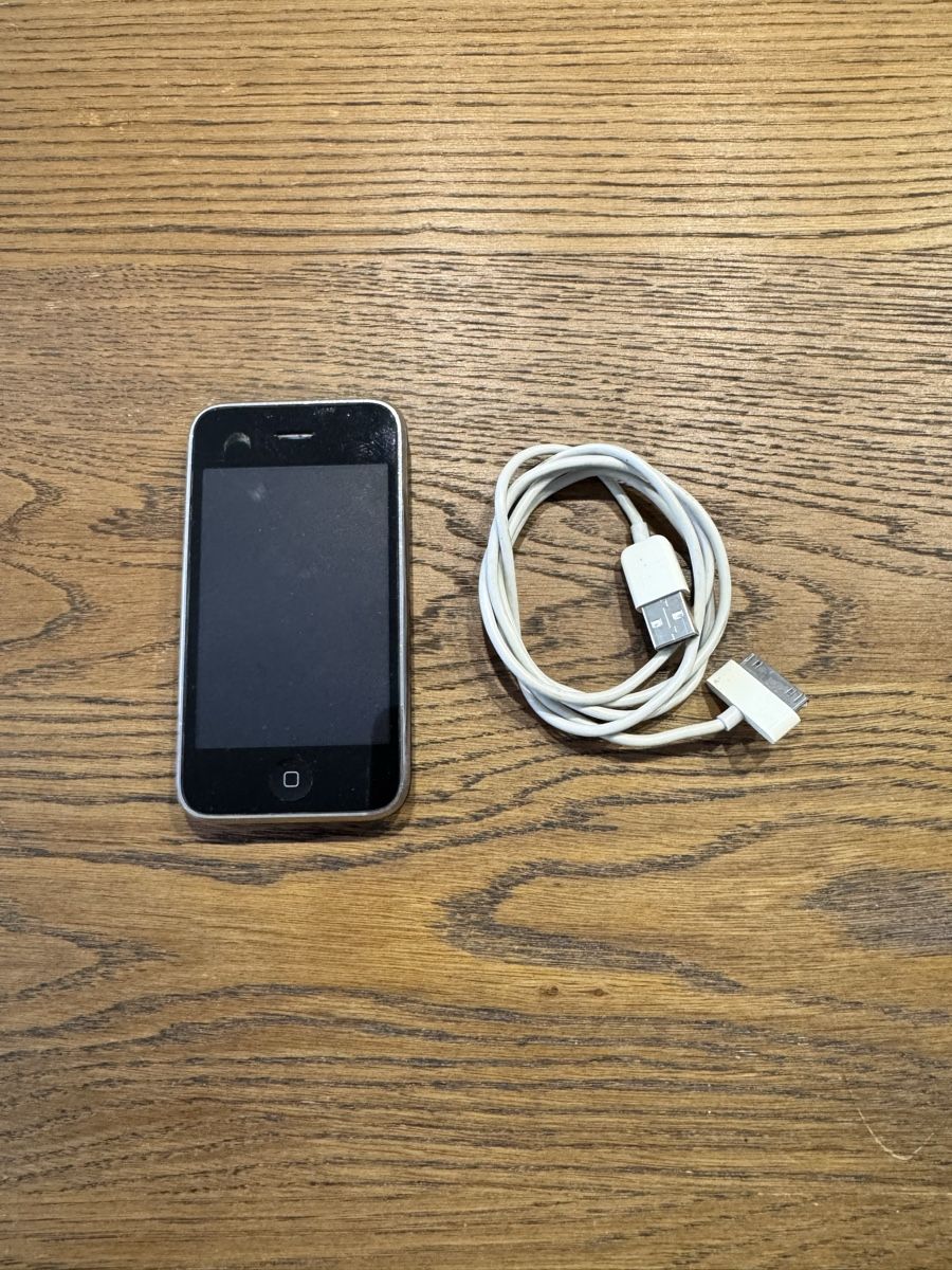 Apple Telefoni cellulari / Smartphones: iPhone 3GS mit Kabel – Usato da Glattpark(Opfikon) venduto da ale_mg8x