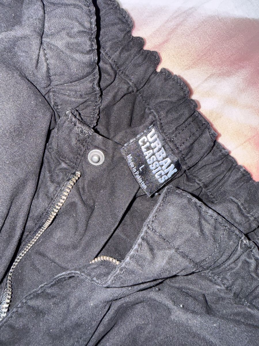 Urban Outfitters Hosen: Pantalon URBAN CLASSICS noir – Gebraucht aus Tolochenaz von izz_7vdk 1