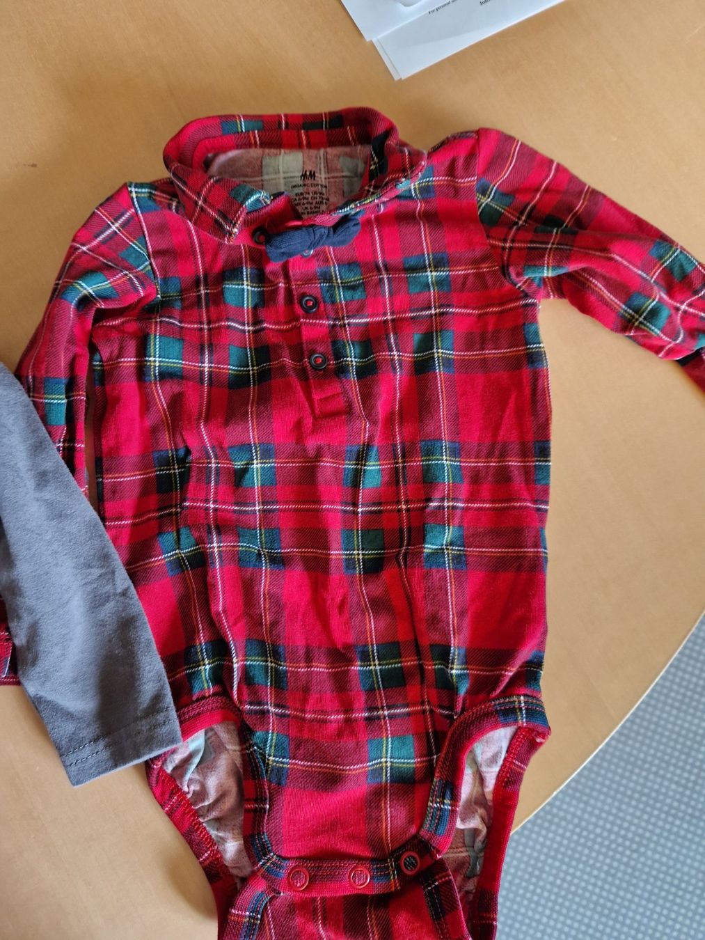 Falke Lotti & Set di vestiti: Lot de 3 bodys manches longues, taille 74 – Usato da Goumoens-la-Ville venduto da cfaIII 5