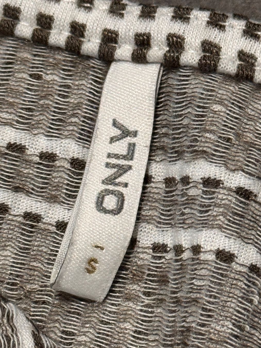 Only Top: Top Shirt von Only Gr. S Khaki – Usato da Rothrist venduto da Fondgruebe 4