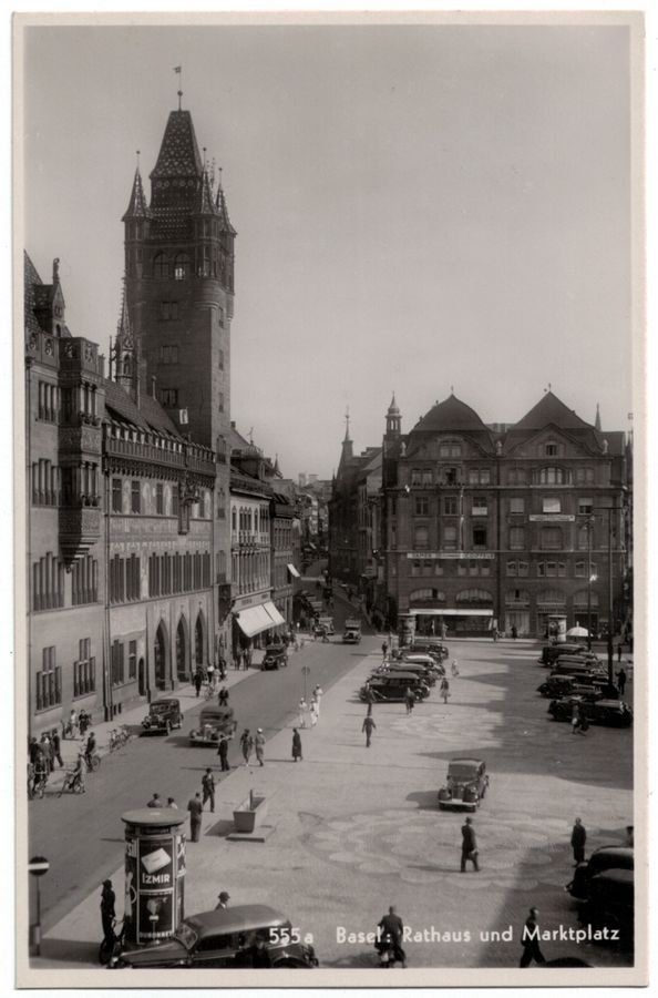 Cartoline postali: Basel, Rathaus, Oldtimer auf Marktplatz – Usato da Frauenfeld venduto da POML