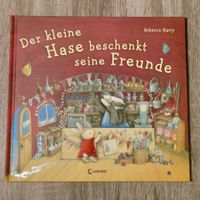 Der kleine Hase beschenkt seine Freunde