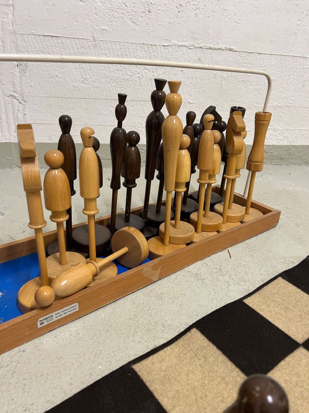 Jeux: Grosses Schachspiel mit Teppich – D'occasion à Uetikon am See par TobyZ 1