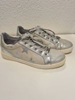 Bugatti Sneaker, Silber mit Sternen, Grösse 40